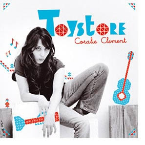 Coralie Clément regresa con Toystore